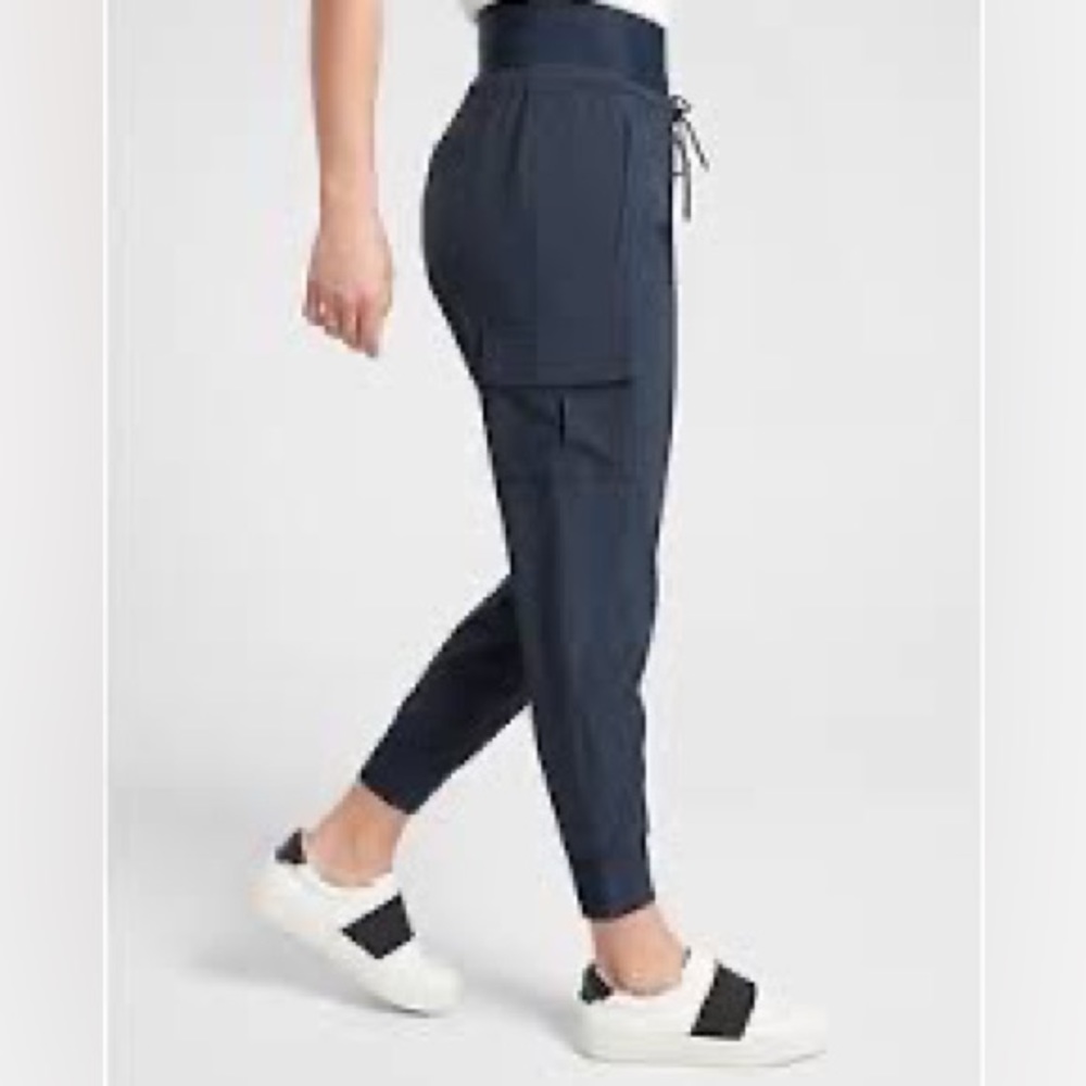 Athleta Sutton Cargo joggers w/ fabulous pockets. Sold out on Athleta website.